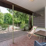 Brzozowa Zatoka Resort *
