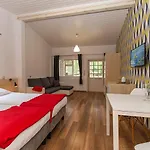 Brzozowa Zatoka Resort *