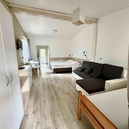 Brzozowa Zatoka Station touristique *