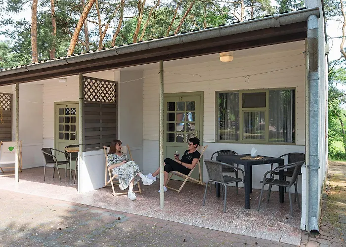 Brzozowa Zatoka Resort *