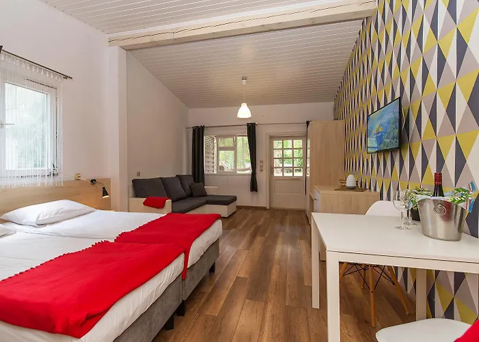 Brzozowa Zatoka Resort *